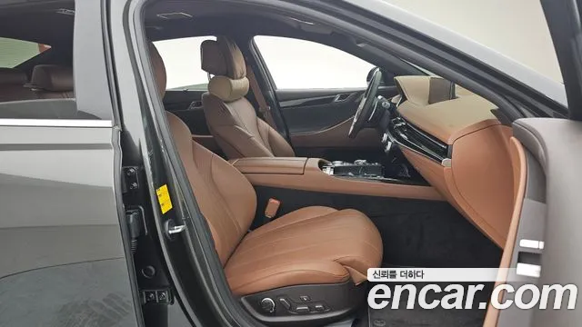 Genesis G80 2023 thumb 2