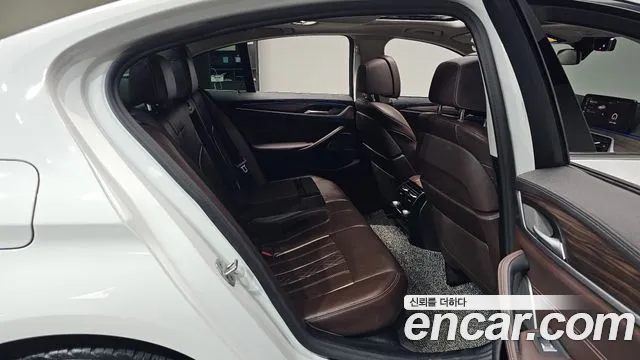BMW 5 серии 2021 thumb 8