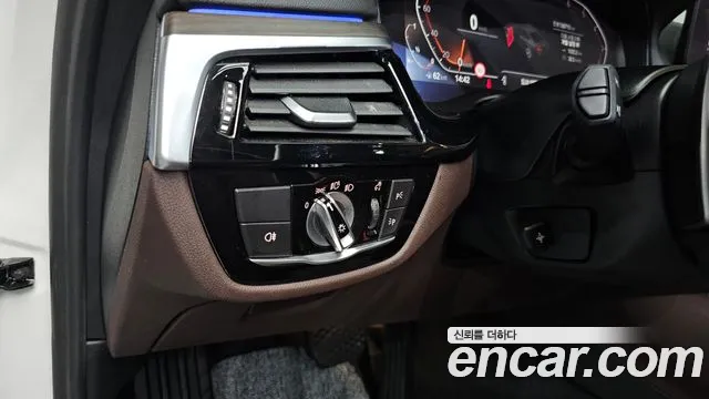 BMW 5 серии 2021 thumb 3