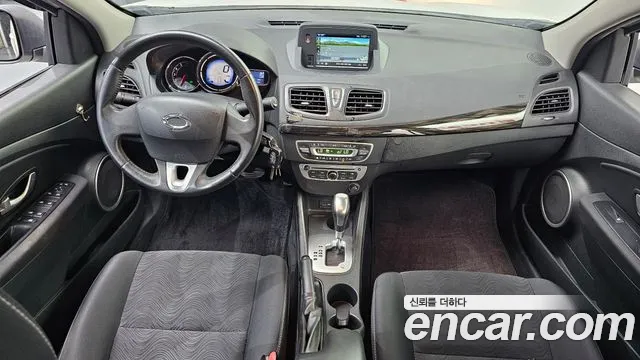 Renault Fluence 2013 thumb 9