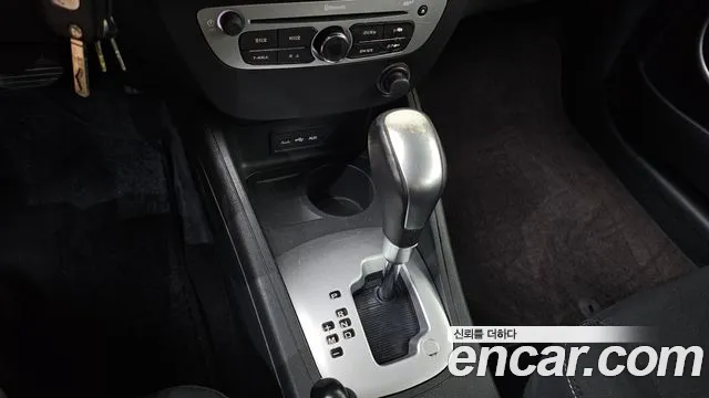 Renault Fluence 2013 thumb 8