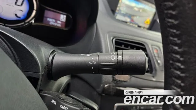 Renault Fluence 2013 thumb 11