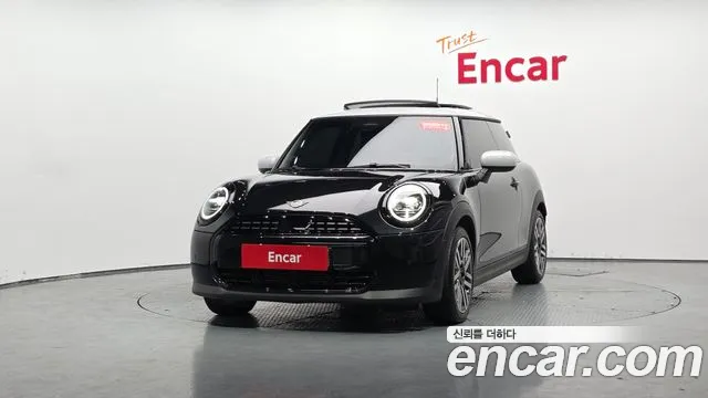Mini Hatch 2025 thumb 9