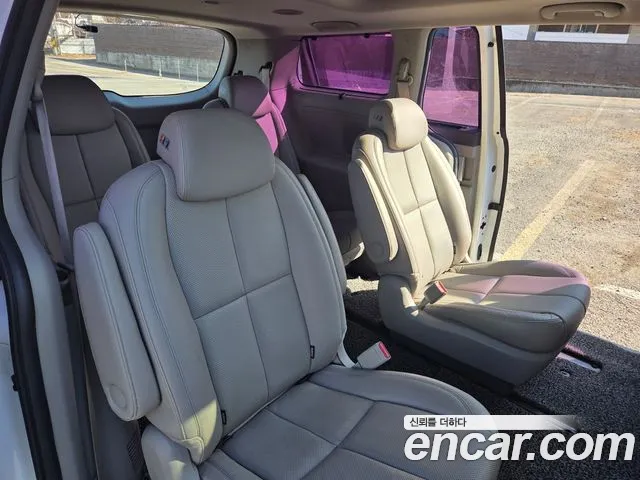 Kia Carnival 2015 thumb 4