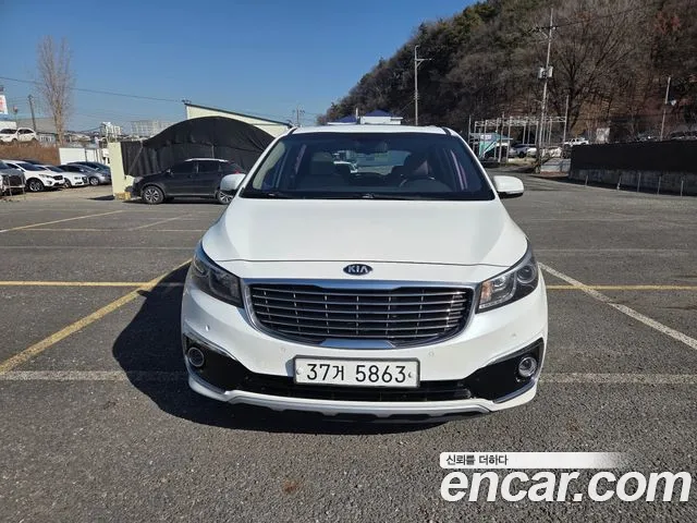 Kia Carnival 2015 thumb 8