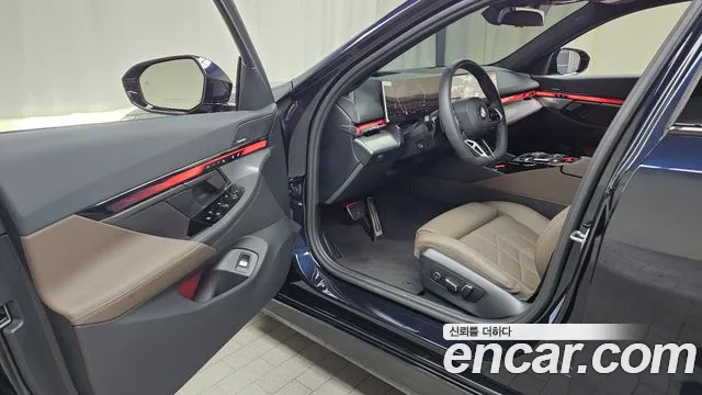 BMW 5 серии 2025 thumb 10