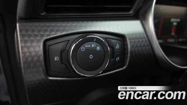 Ford Mustang Mach-E 2018 thumb 12