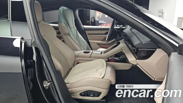 Porsche Taycan 2021 thumb 4