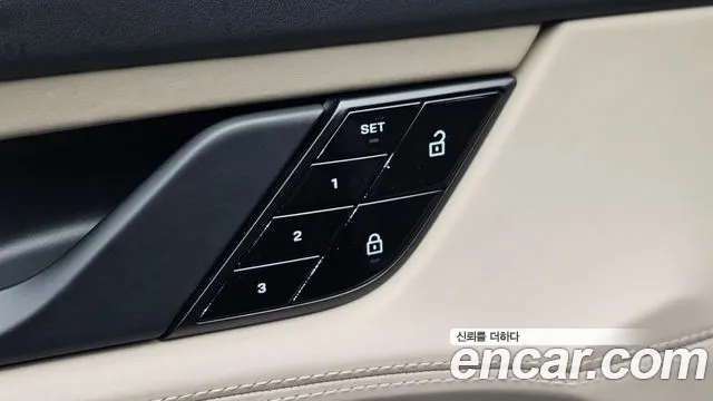 Porsche Taycan 2021 thumb 11