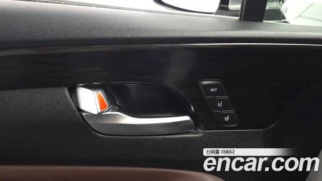 Hyundai Santa Fe 2019 thumb 6