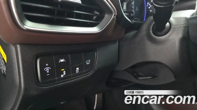 Hyundai Santa Fe 2019 thumb 5
