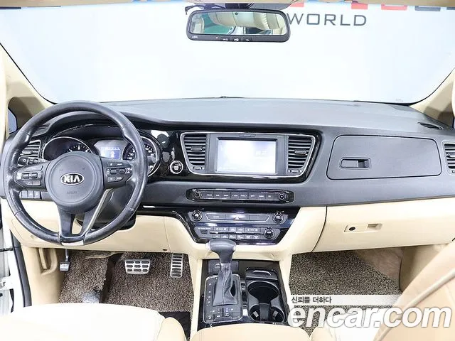 Kia Carnival 2017 thumb 4