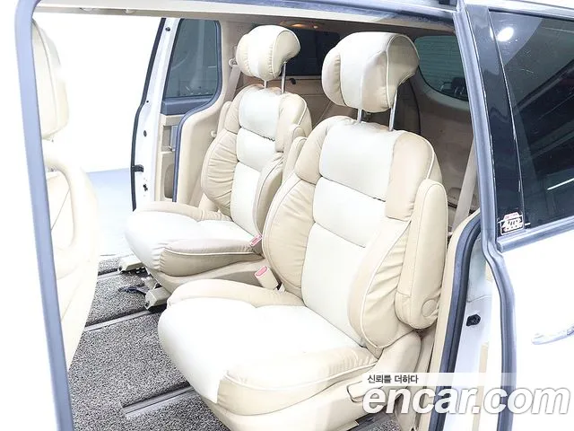 Kia Carnival 2017 thumb 3