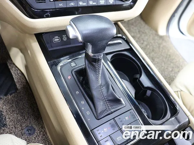 Kia Carnival 2017 thumb 6