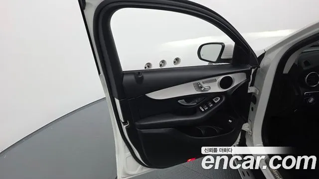 Mercedes-Benz GLC 2018 thumb 9