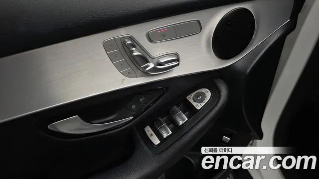 Mercedes-Benz GLC 2018 thumb 12