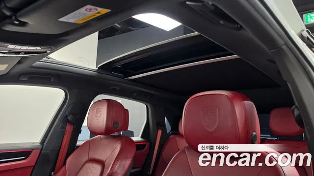 Porsche Cayenne 2019 thumb 2
