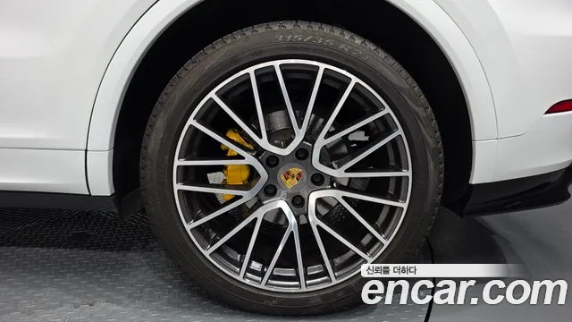Porsche Cayenne 2019 thumb 8