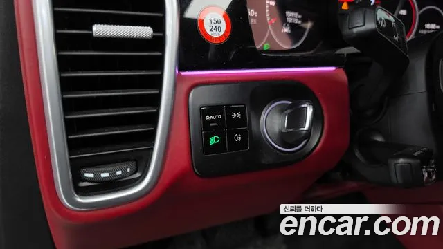 Porsche Cayenne 2019 thumb 4