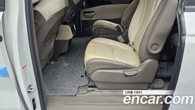 Kia Carnival 2020 thumb 2
