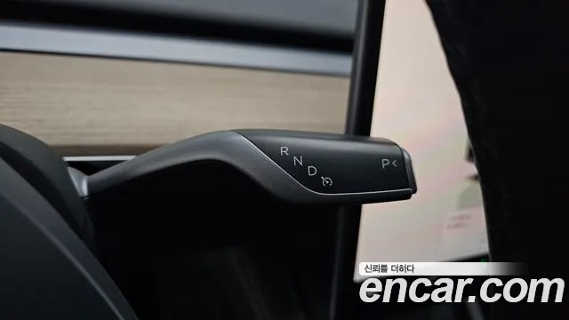 Tesla Model Y 2023 thumb 6