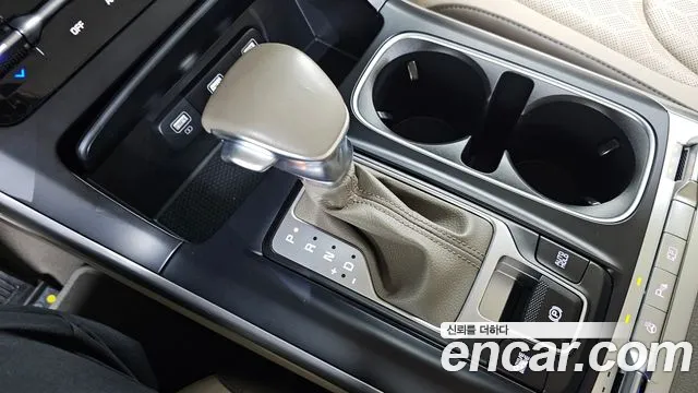 Kia Carnival 2023 thumb 10