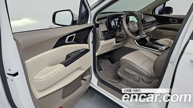 Kia Carnival 2023 thumb 3