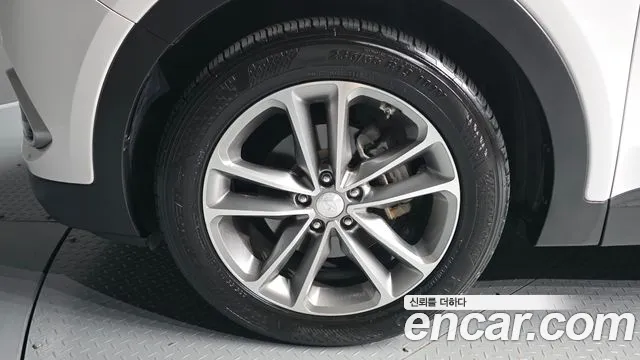 Hyundai Santa Fe 2016 thumb 6