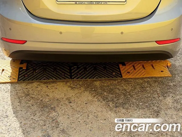 Hyundai Avante 2015 thumb 3