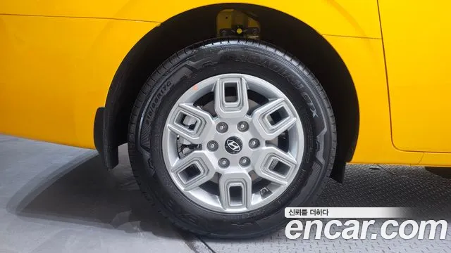 Hyundai Staria 2026 thumb 4