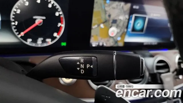 Mercedes-Benz E-Класс 2016 thumb 9