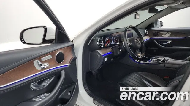 Mercedes-Benz E-Класс 2016 thumb 6