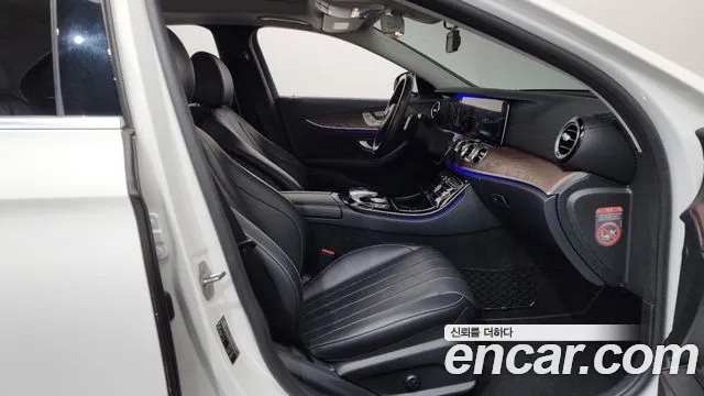 Mercedes-Benz E-Класс 2016 thumb 7
