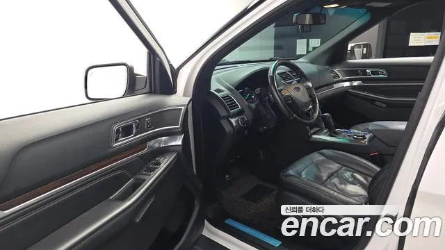 Ford Explorer 2016 thumb 7
