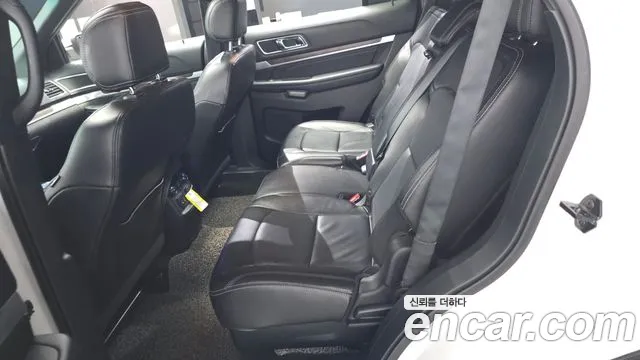 Ford Explorer 2016 thumb 4