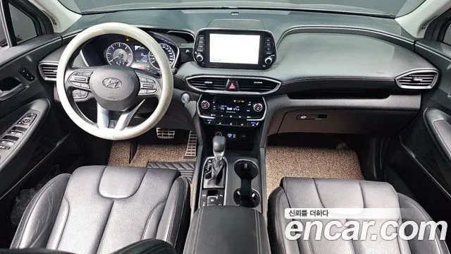 Hyundai Santa Fe 2018 thumb 3