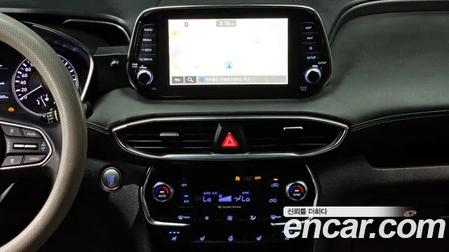 Hyundai Santa Fe 2018 thumb 5
