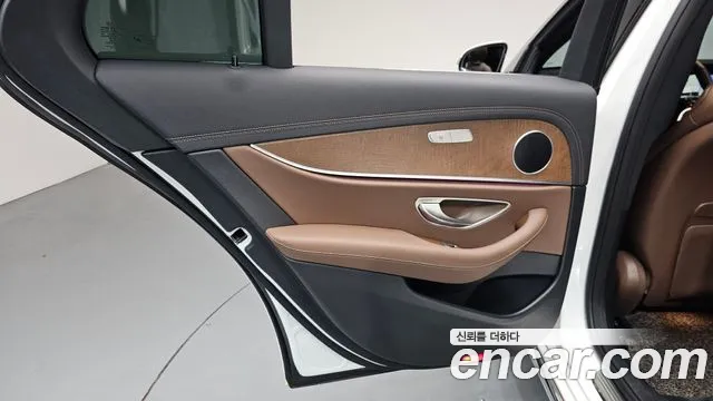 Mercedes-Benz E-Класс 2020 thumb 11