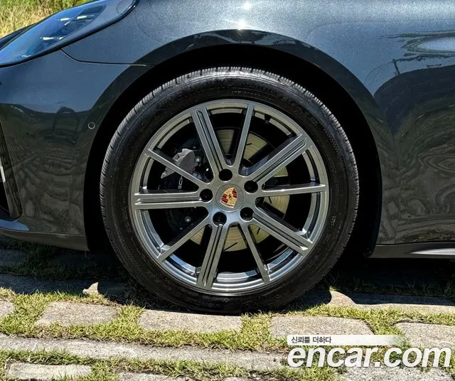 Porsche Panamera 2025 thumb 12