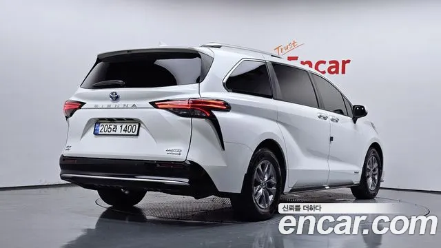 Toyota Sienna 2021 thumb 11