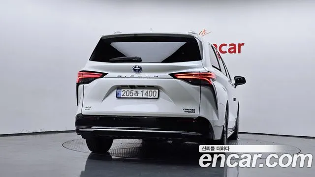 Toyota Sienna 2021 thumb 3