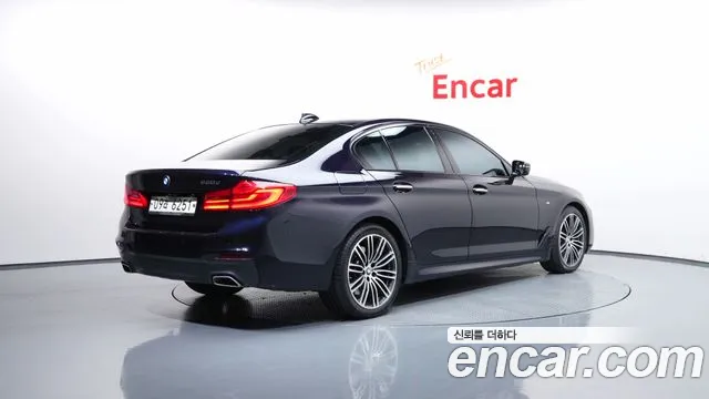 BMW 5 серии 2017 thumb 7
