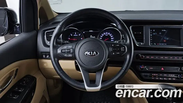 Kia Carnival 2019 thumb 12