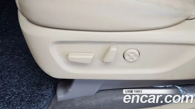 Kia Carnival 2019 thumb 10