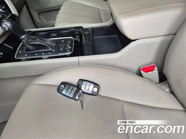 Kia Carnival 2014 thumb 6