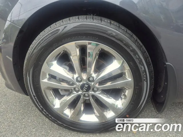Kia Carnival 2014 thumb 4