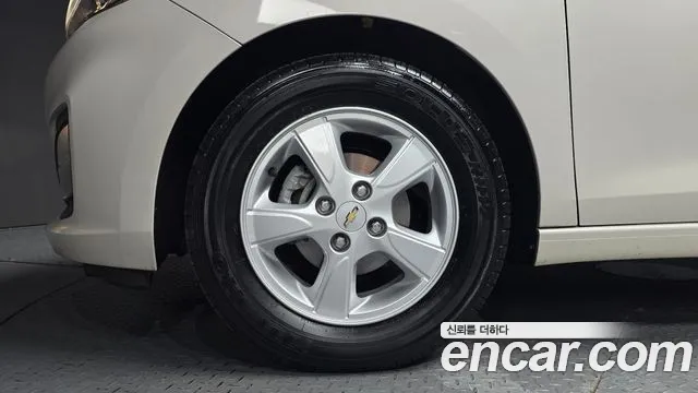 Chevrolet Spark 2019 thumb 2