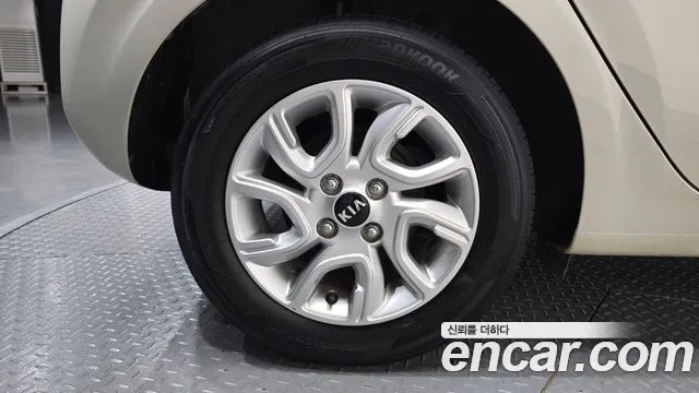 Kia Morning 2018 thumb 11