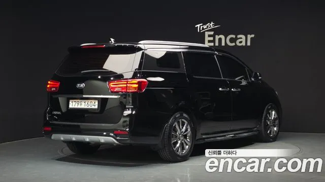 Kia Carnival 2019 thumb 2