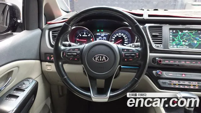 Kia Carnival 2019 thumb 4